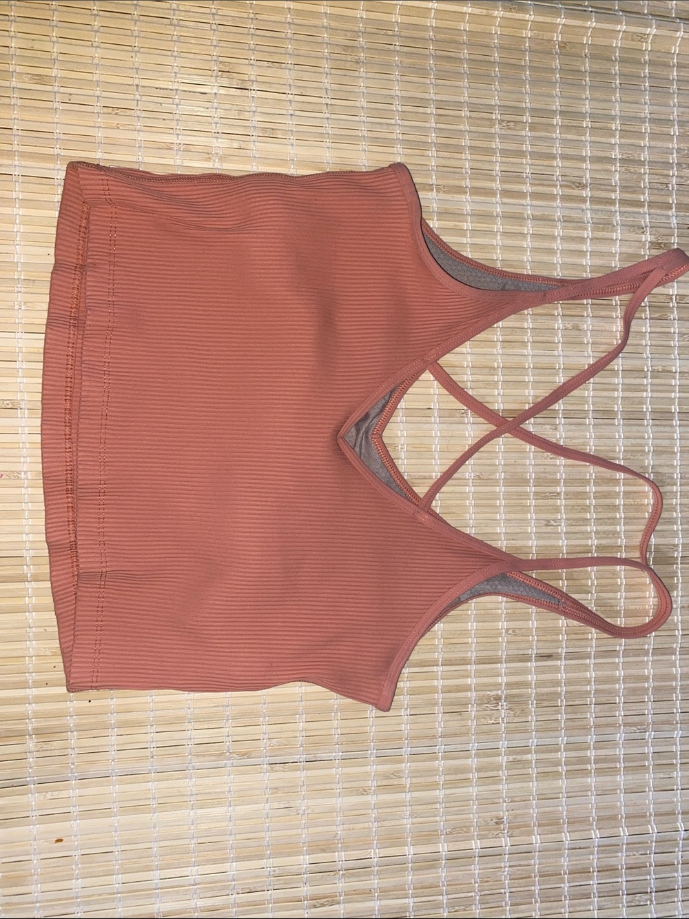 Vuori Ribbed Cross-Back Crop Tank - Rust - Picture 4 of 4